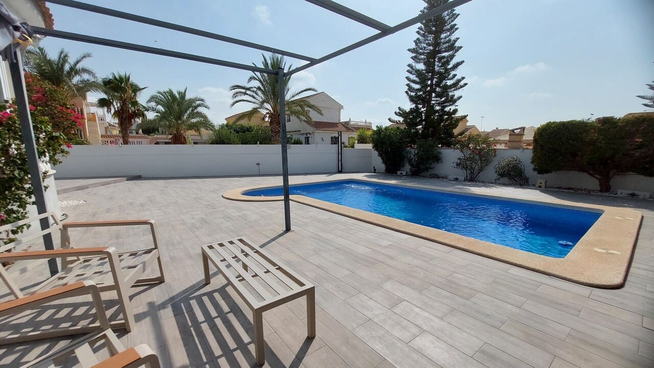 3 slaapkamer Villa te koop in Camposol met zwembad - € 239.995 (Ref: 9984030)
