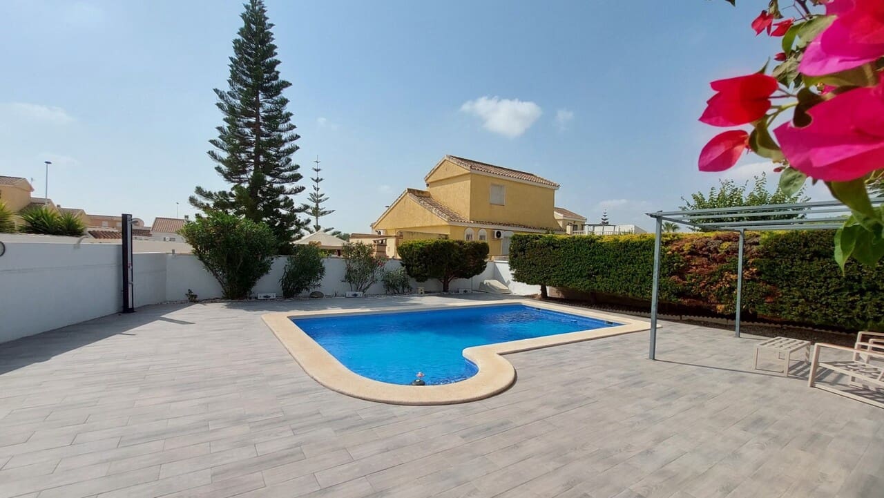 3 slaapkamer Villa te koop in Camposol met zwembad - € 239.995 (Ref: 9984030)