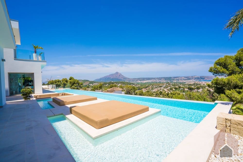 4 bedroom Villa for sale in Javea / Xabia - € 1,875,000 (Ref: 7698912)