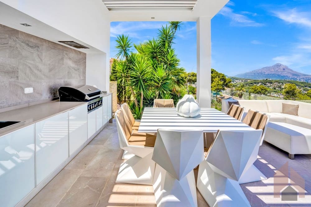 4 bedroom Villa for sale in Javea / Xabia - € 1,875,000 (Ref: 7698912)
