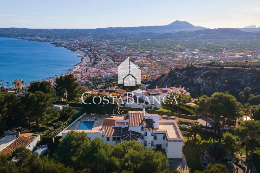 6 bedroom Villa for sale in Javea / Xabia - € 2,490,000 (Ref: 7698915)