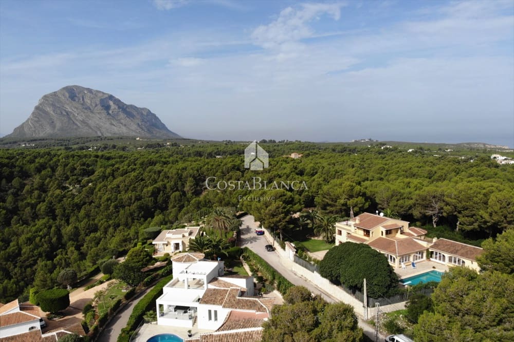 6 bedroom Villa for sale in Javea / Xabia - € 2,490,000 (Ref: 7698915)