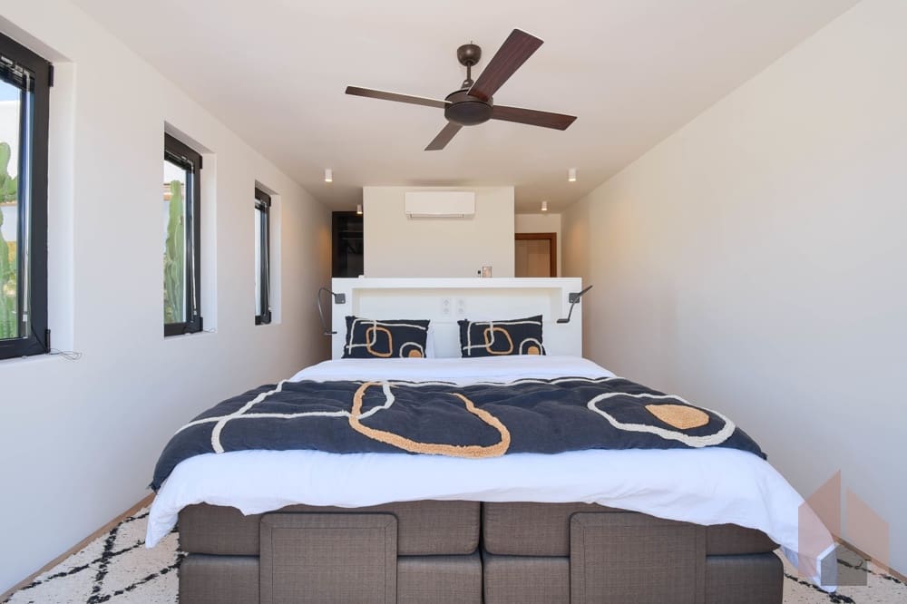 4 bedroom Villa for sale in Moraira - € 2,075,000 (Ref: 7698929)