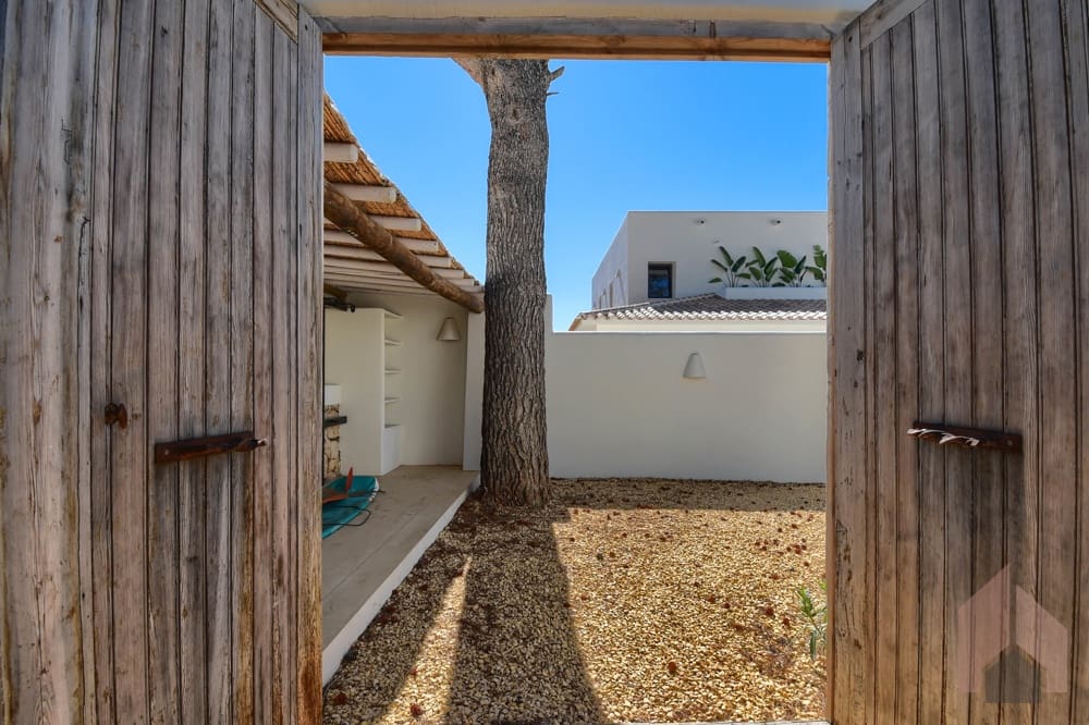 4 bedroom Villa for sale in Moraira - € 2,075,000 (Ref: 7698929)