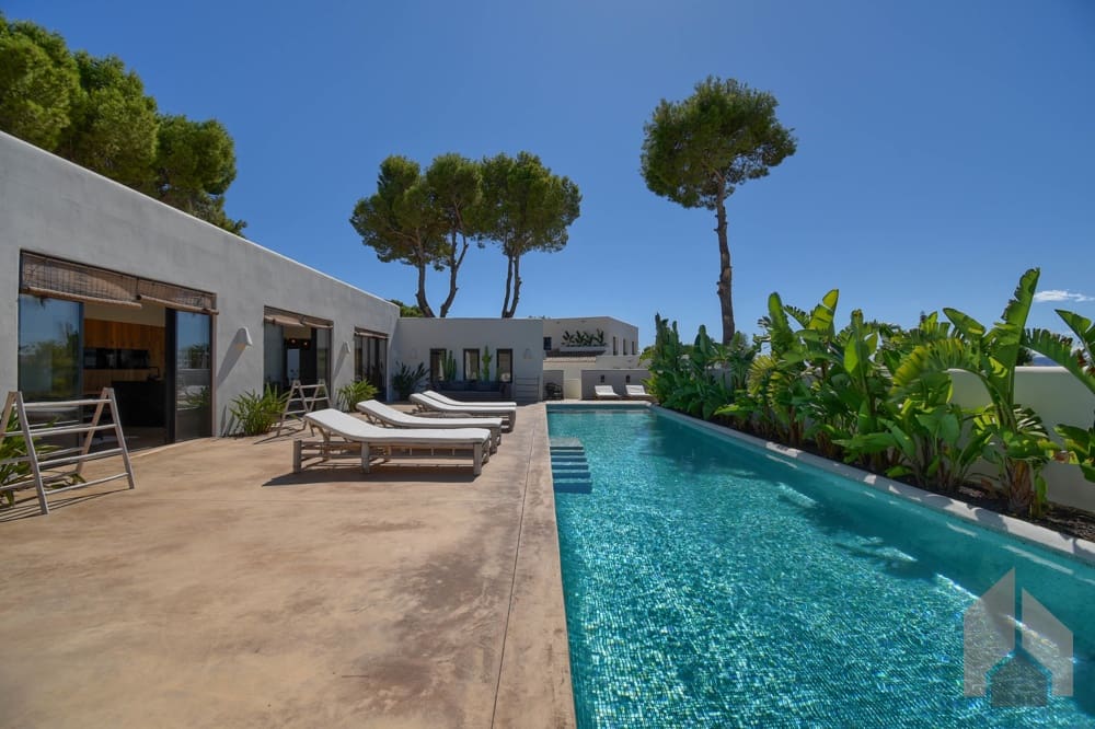 4 bedroom Villa for sale in Moraira - € 2,075,000 (Ref: 7698929)