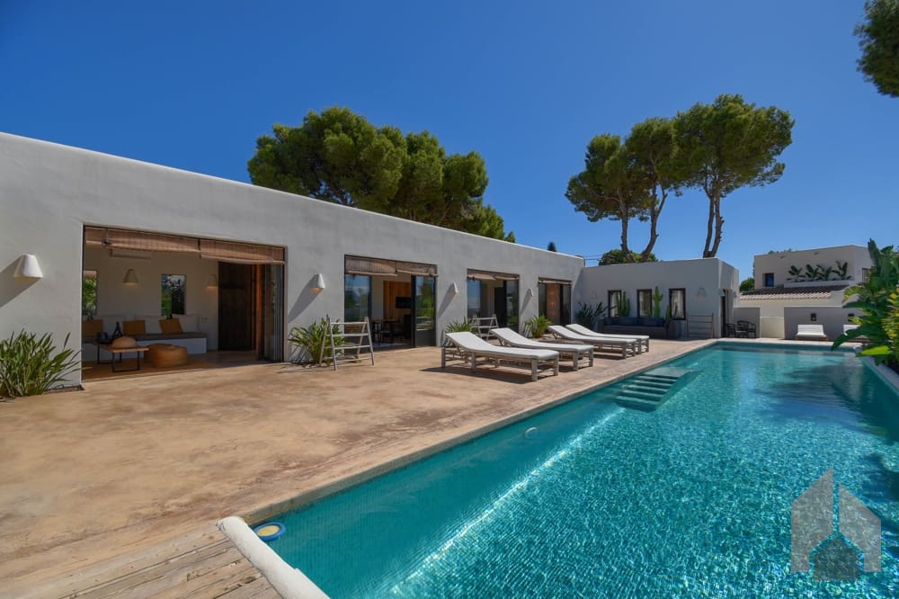 4 bedroom Villa for sale in Moraira - € 2,075,000 (Ref: 7698929)