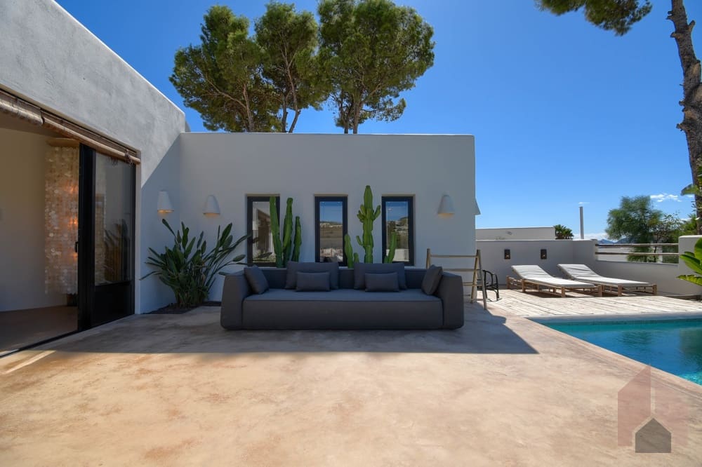 4 bedroom Villa for sale in Moraira - € 2,075,000 (Ref: 7698929)