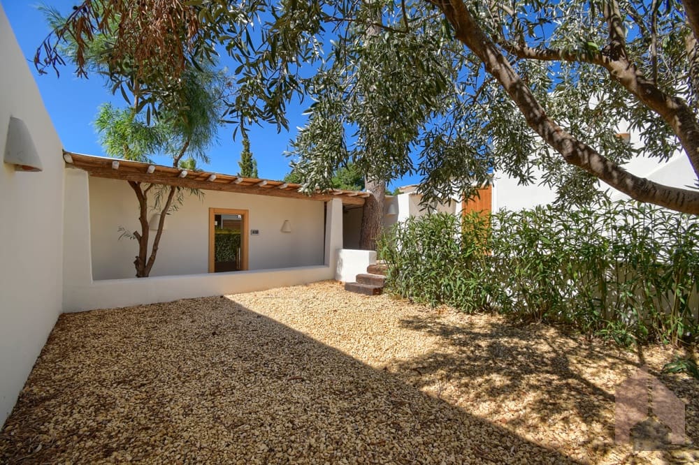 4 bedroom Villa for sale in Moraira - € 2,075,000 (Ref: 7698929)