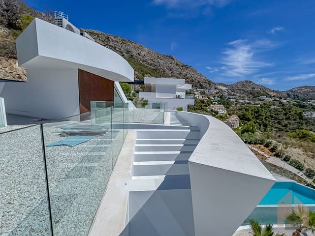 4 bedroom Villa for sale in Altea - € 2,290,000 (Ref: 7698934)