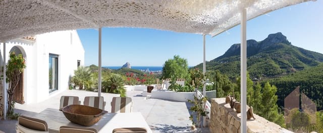 5 bedroom Finca/Country House for sale in Benissa - € 2,480,000 (Ref: 7914703)