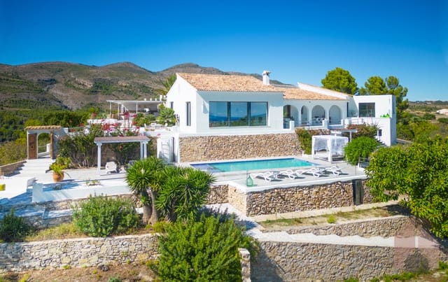 5 bedroom Finca/Country House for sale in Benissa - € 2,480,000 (Ref: 7914703)