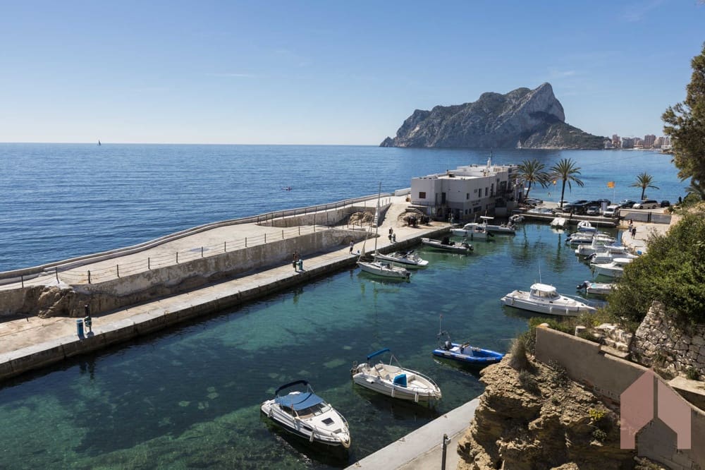 4 bedroom Villa for sale in Benissa - € 2,850,000 (Ref: 9438781)