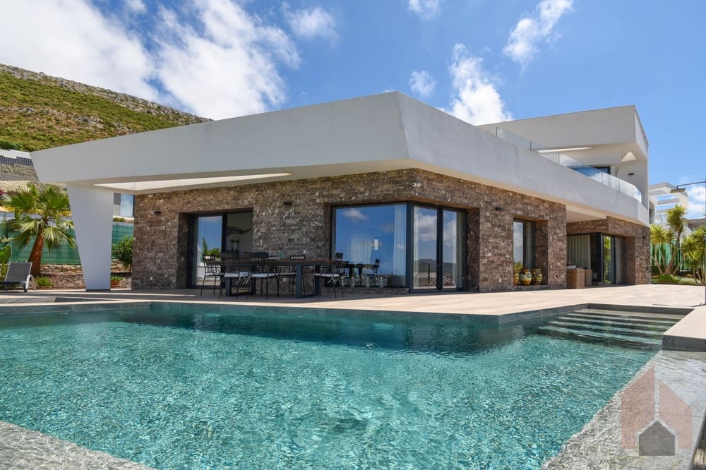 4 bedroom Villa for sale in Javea / Xabia - € 1,490,000 (Ref: 9506381)