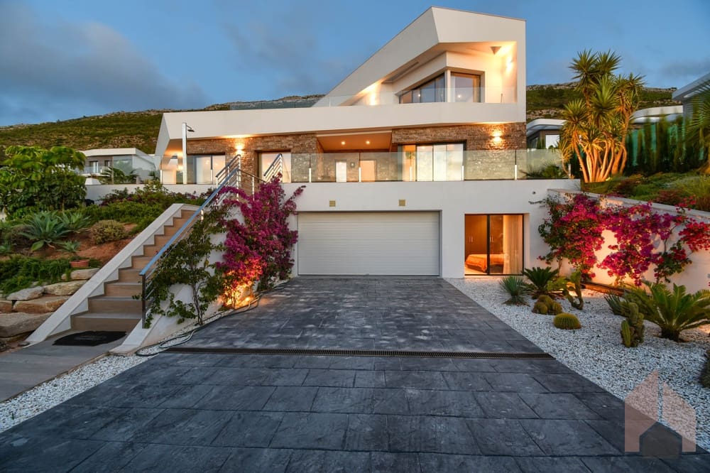 4 bedroom Villa for sale in Javea / Xabia - € 1,490,000 (Ref: 9506381)