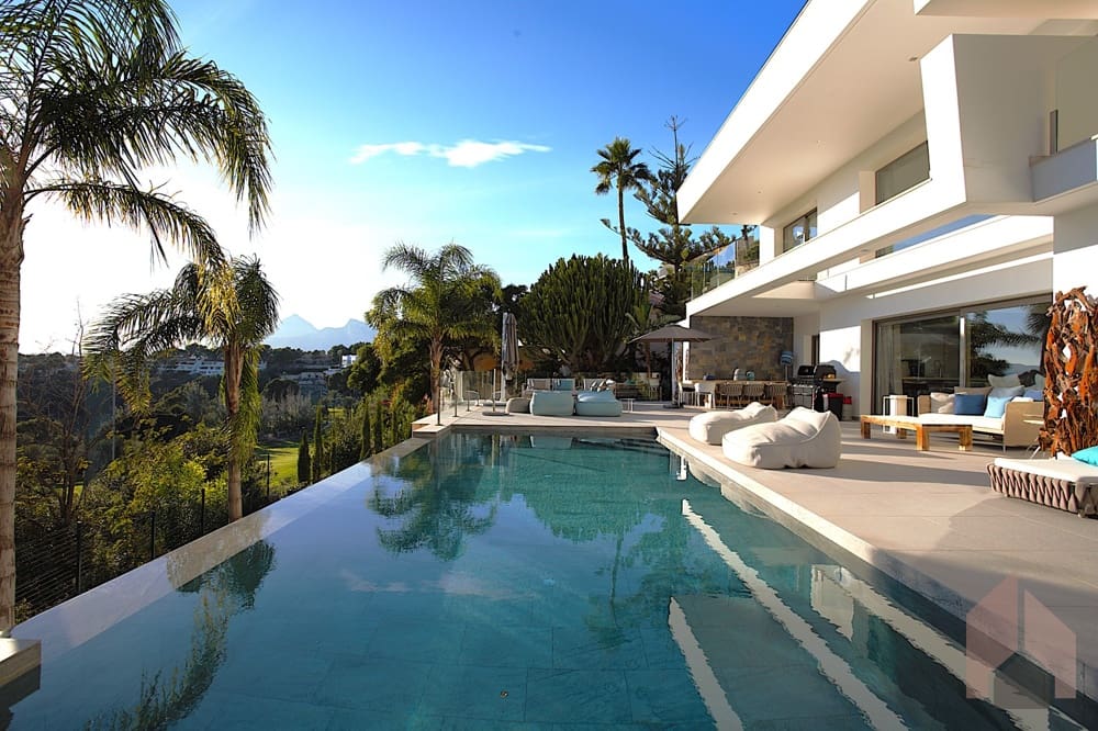 5 bedroom Villa for sale in Altea la Vella - € 1,390,000 (Ref: 9508067)