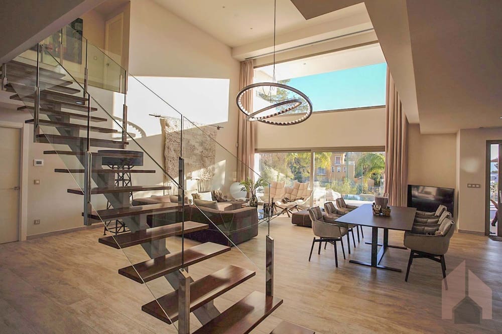 5 bedroom Villa for sale in Altea la Vella - € 1,390,000 (Ref: 9508067)