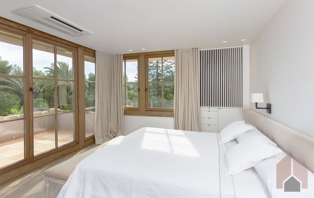 4 bedroom Villa for sale in Javea / Xabia - € 3,900,000 (Ref: 9511272)