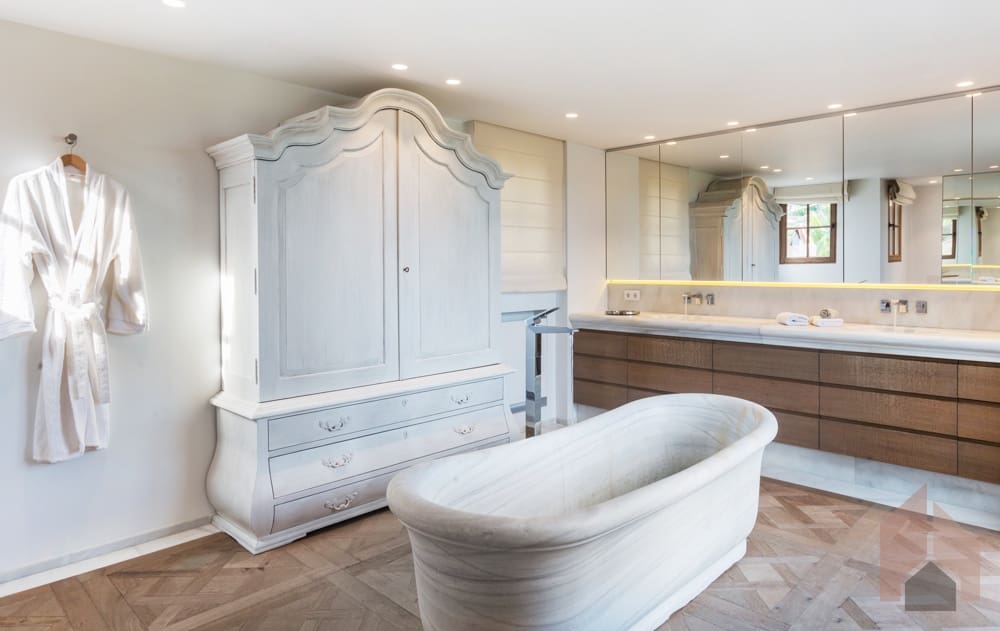 4 bedroom Villa for sale in Javea / Xabia - € 3,900,000 (Ref: 9511272)