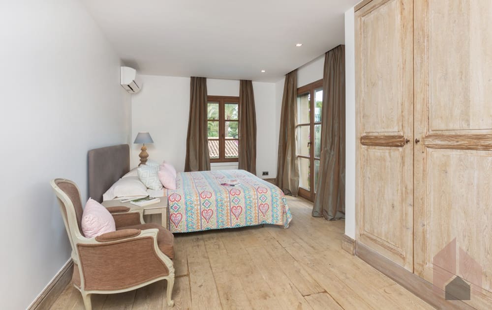 4 bedroom Villa for sale in Javea / Xabia - € 3,900,000 (Ref: 9511272)