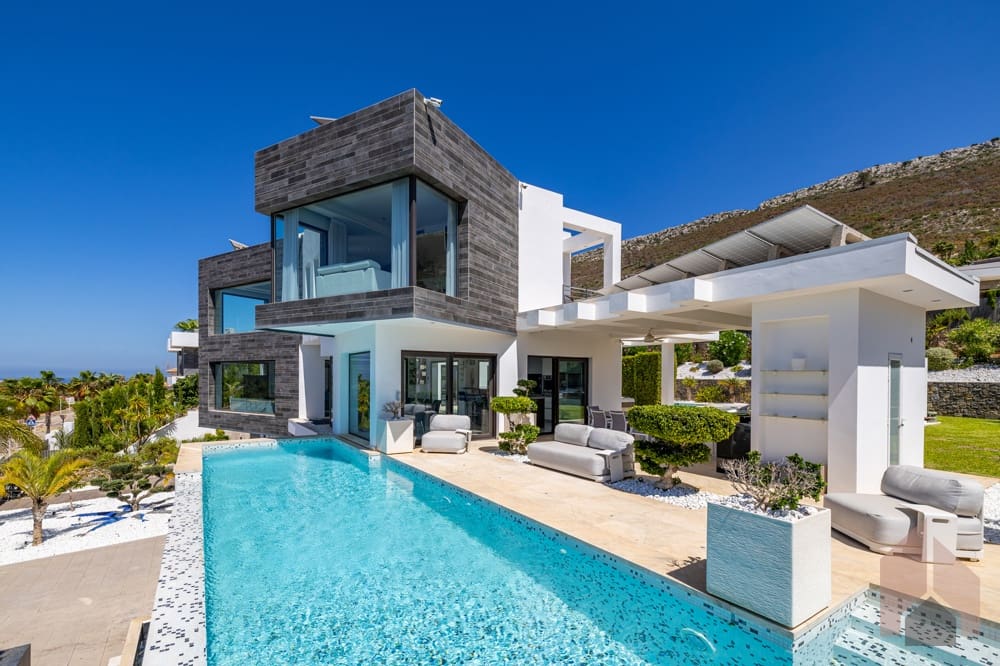 5 bedroom Villa for sale in Javea / Xabia - € 2,350,000 (Ref: 9511276)