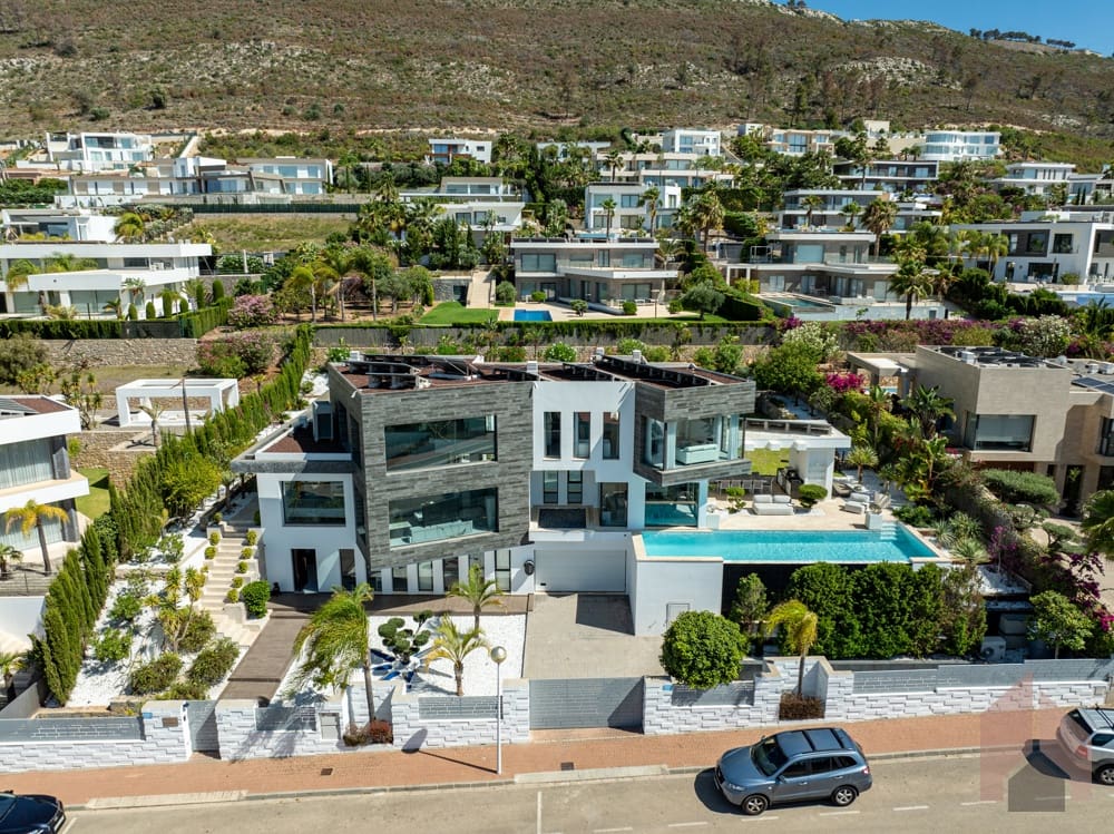 5 bedroom Villa for sale in Javea / Xabia - € 2,350,000 (Ref: 9511276)