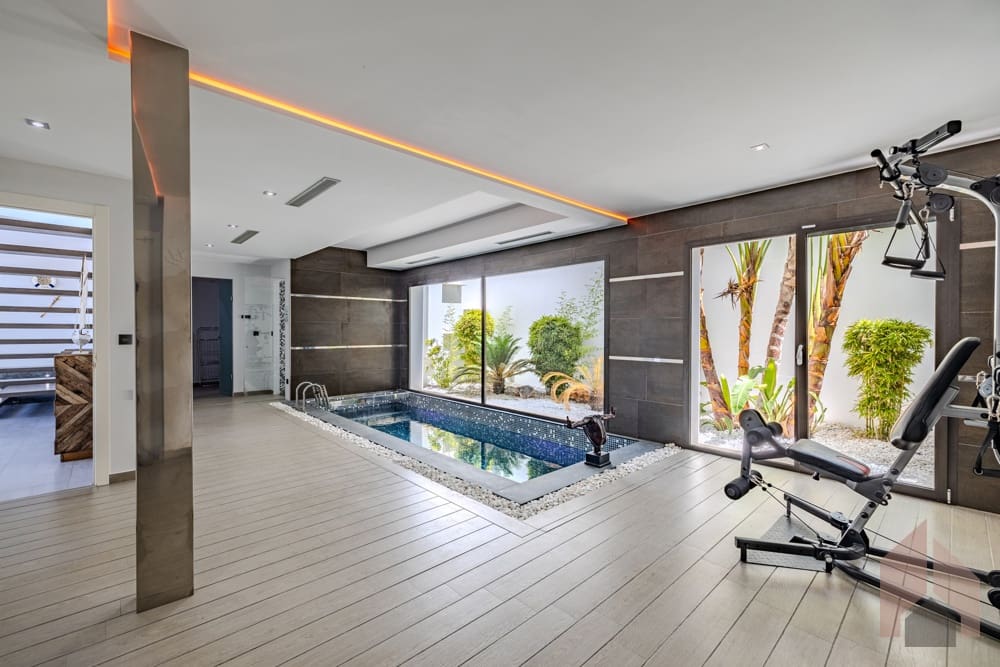 5 bedroom Villa for sale in Javea / Xabia - € 2,350,000 (Ref: 9511276)