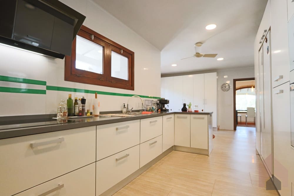 6 bedroom Villa for sale in Javea / Xabia - € 1,900,000 (Ref: 9720650)