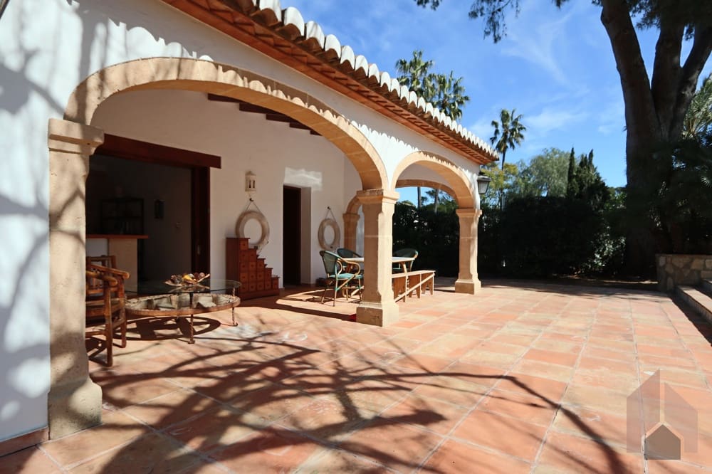 6 bedroom Villa for sale in Javea / Xabia - € 1,900,000 (Ref: 9720650)