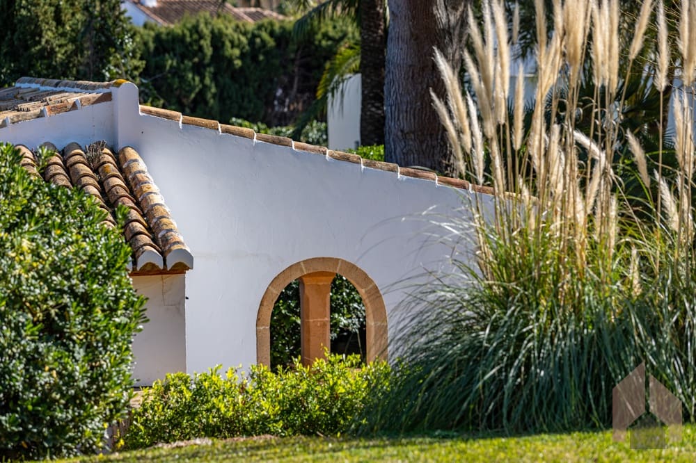 6 bedroom Villa for sale in Javea / Xabia - € 1,900,000 (Ref: 9720650)