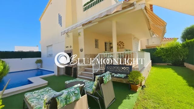 Chalet de 3 habitaciones en Peñíscola en venta con piscina - 375.000 € (Ref: 10051340)