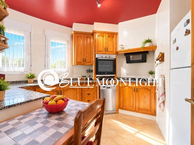 4 slaapkamer Villa te koop in Benicarló met garage - € 290.000 (Ref: 10160326)
