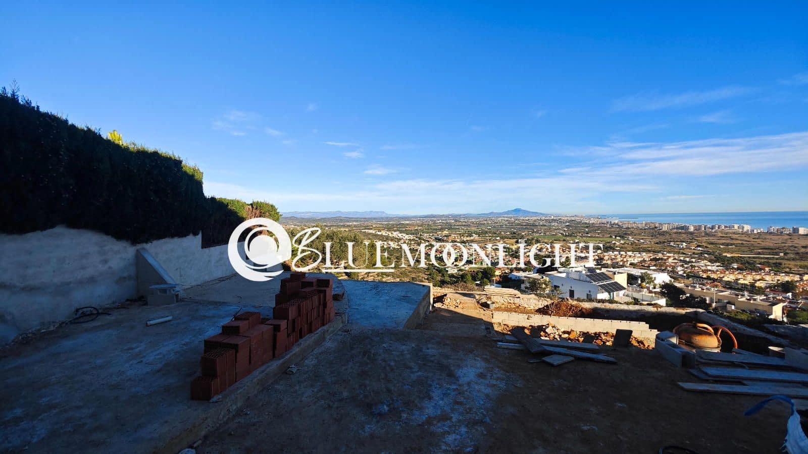 4 bedroom Villa for sale in Peniscola with garage - € 300,000 (Ref: 7719251)