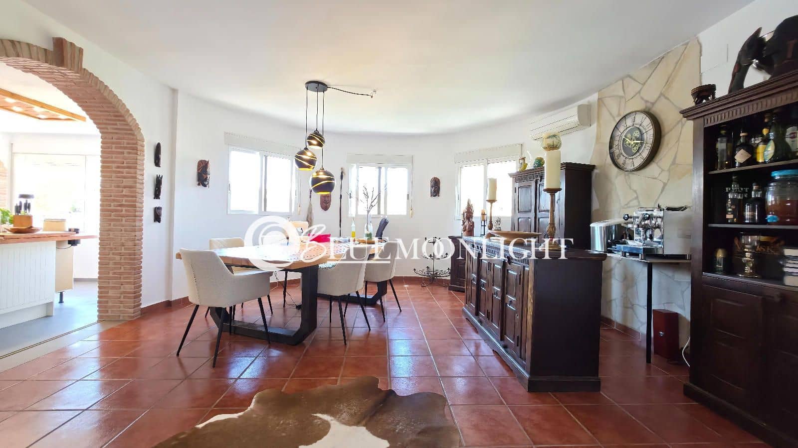 4 soverom Villa til salgs i Calig med svømmebasseng garasje - € 565 000 (Ref: 9866168)