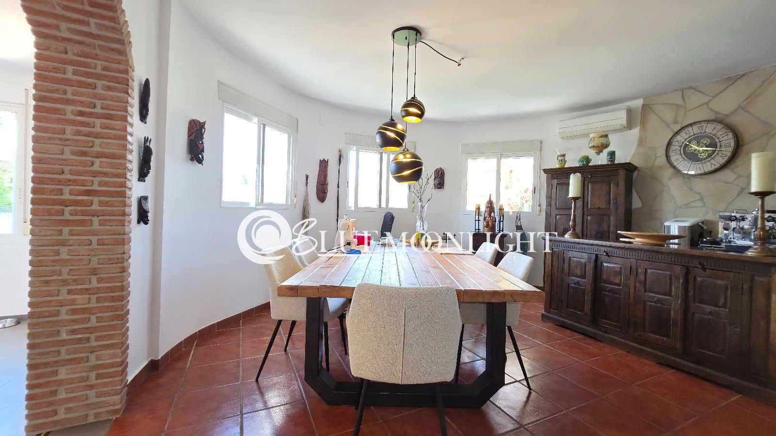 4 soverom Villa til salgs i Calig med svømmebasseng garasje - € 565 000 (Ref: 9866168)