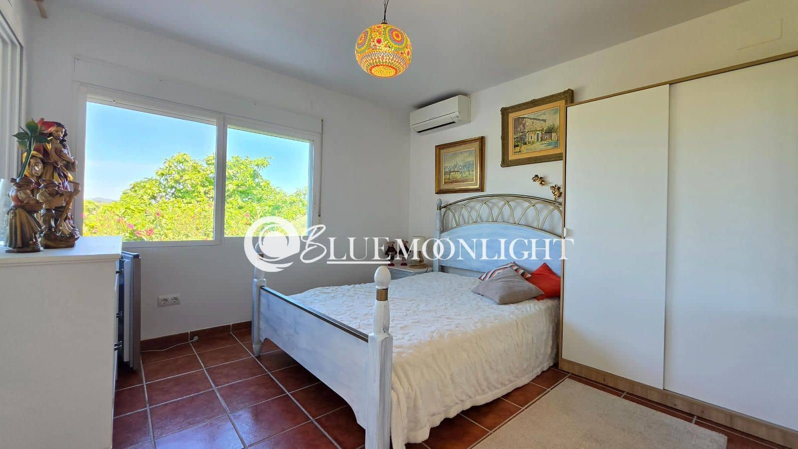 4 soverom Villa til salgs i Calig med svømmebasseng garasje - € 565 000 (Ref: 9866168)
