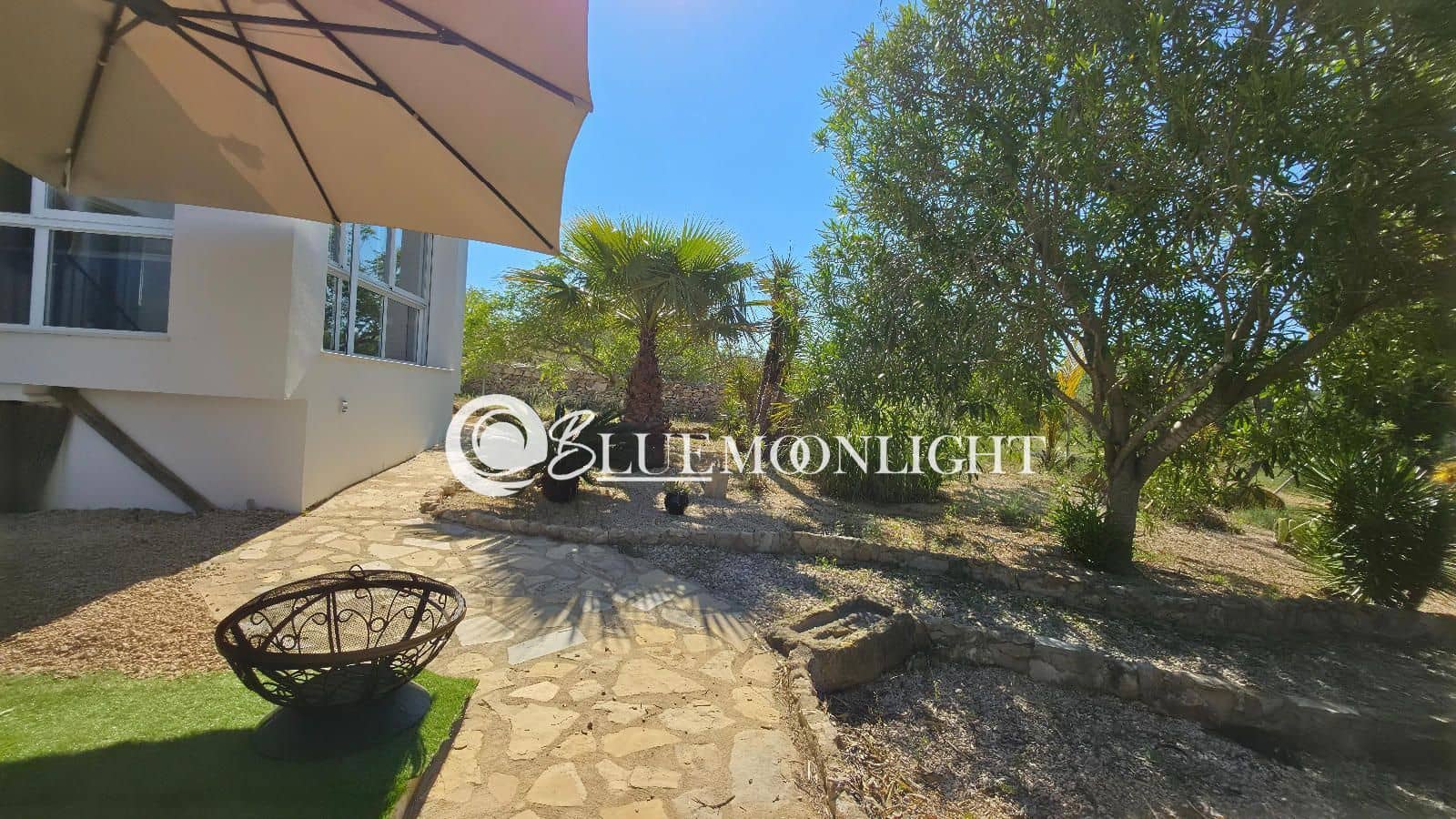 4 soverom Villa til salgs i Calig med svømmebasseng garasje - € 565 000 (Ref: 9866168)