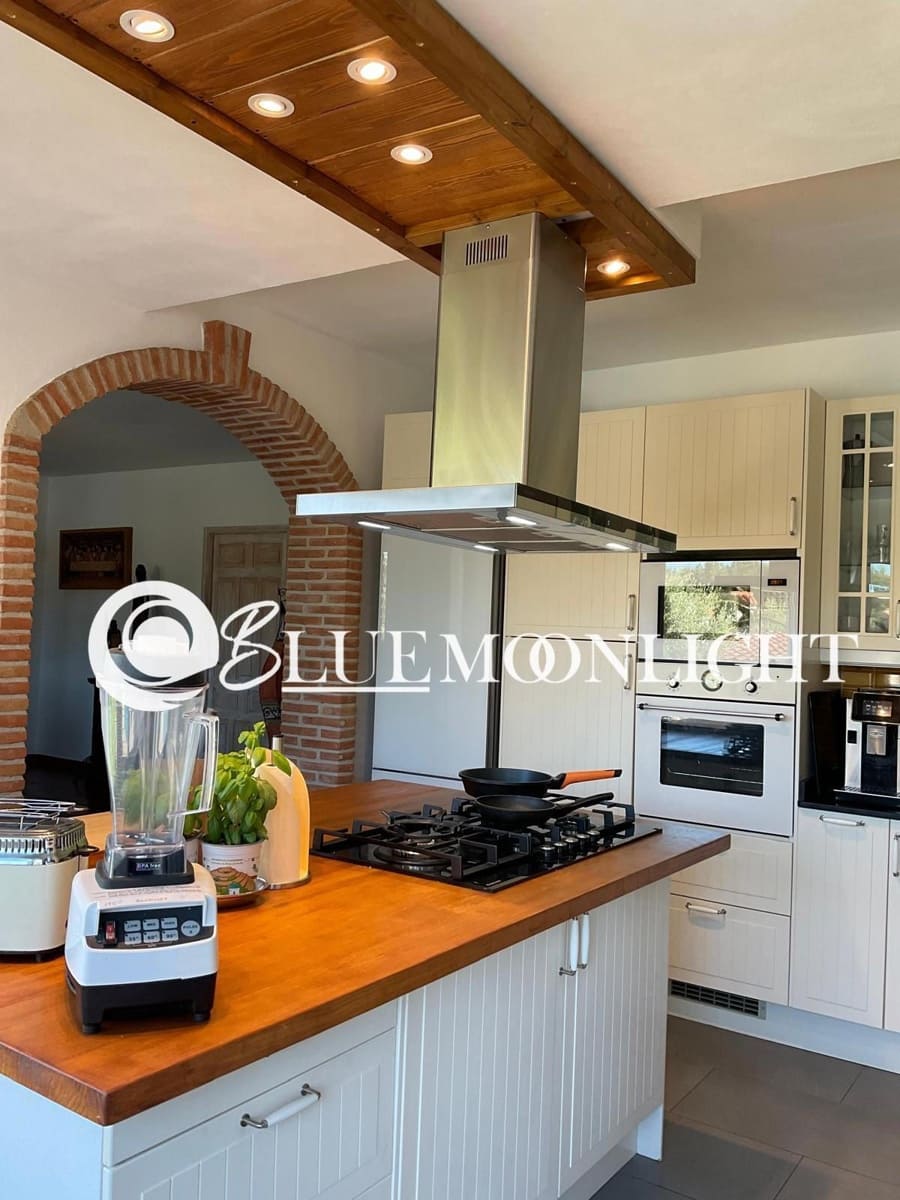 3 bedroom Villa for sale in Calig with pool garage - € 565,000 (Ref: 9866168)
