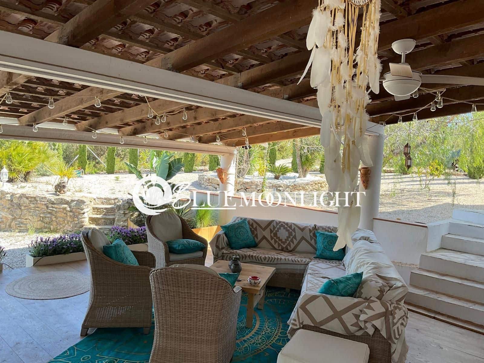 3 bedroom Villa for sale in Calig with pool garage - € 565,000 (Ref: 9866168)