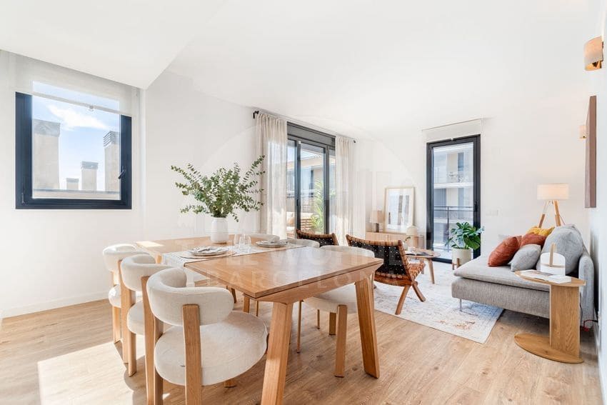 4 soveværelse Lejlighed til salg i Barcelona by med swimmingpool garage - € 694.000 (Ref: 10174716)