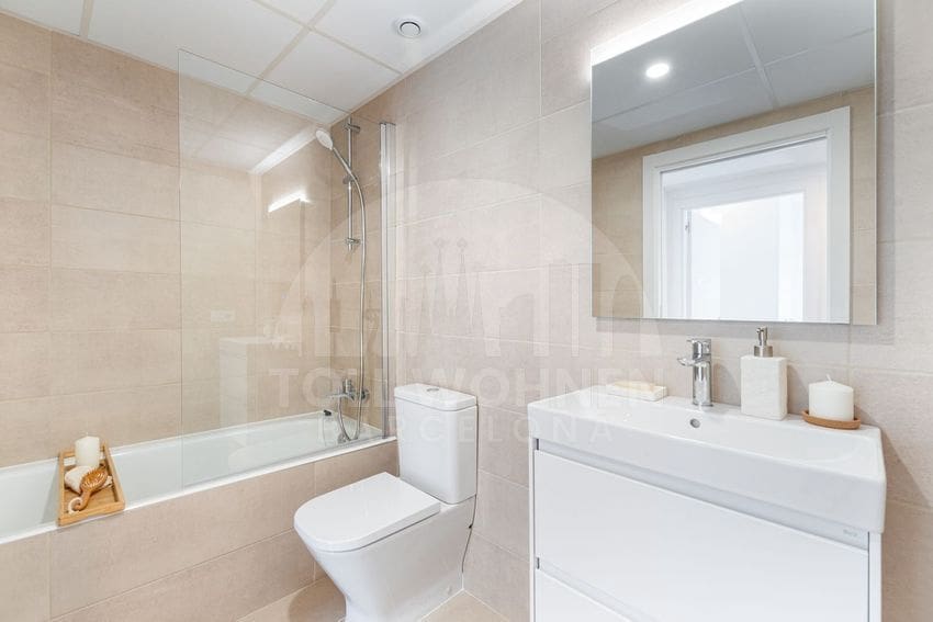 4 soveværelse Lejlighed til salg i Barcelona by med swimmingpool garage - € 694.000 (Ref: 10174716)