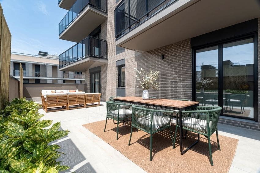 4 soveværelse Lejlighed til salg i Barcelona by med swimmingpool garage - € 694.000 (Ref: 10174716)
