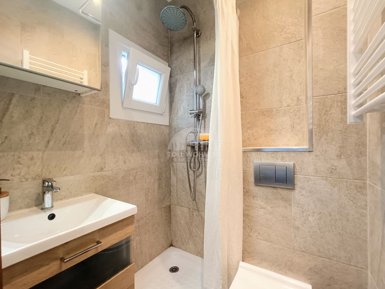 Apartamento de 3 habitaciones en Barcelona ciudad en alquiler - 1.500 € (Ref: 7735326)