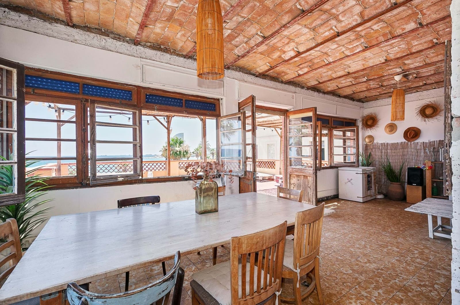 4 bedroom Apartment for sale in Barcelona city - € 1,350,000 (Ref: 8417082)