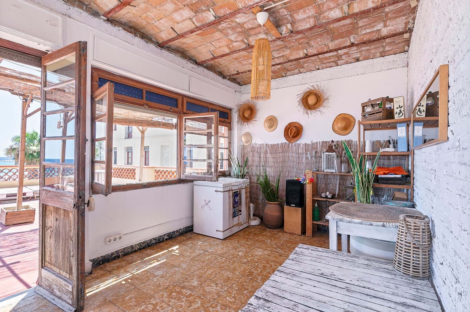 4 bedroom Apartment for sale in Barcelona city - € 1,350,000 (Ref: 8417082)