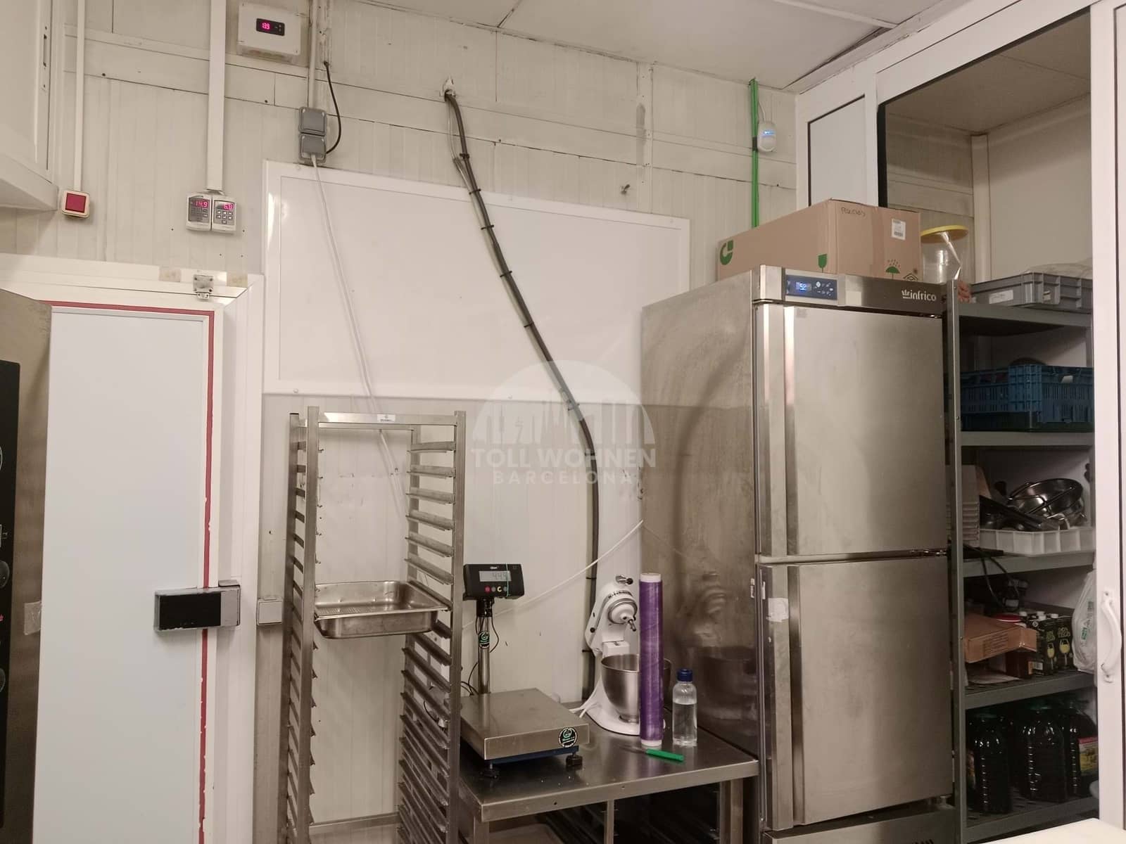 Erhverv til leje i Barcelona by - € 2.100 (Ref: 8614043)