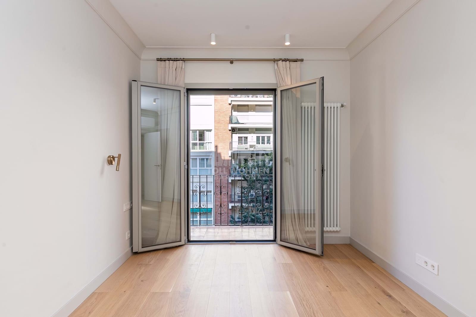4 bedroom Apartment for sale in Barcelona city - € 1,090,000 (Ref: 8734715)