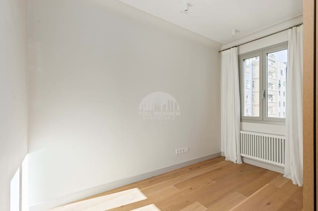 4 bedroom Apartment for sale in Barcelona city - € 1,090,000 (Ref: 8734715)