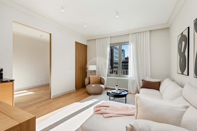 4 bedroom Apartment for sale in Barcelona city - € 1,090,000 (Ref: 8734715)