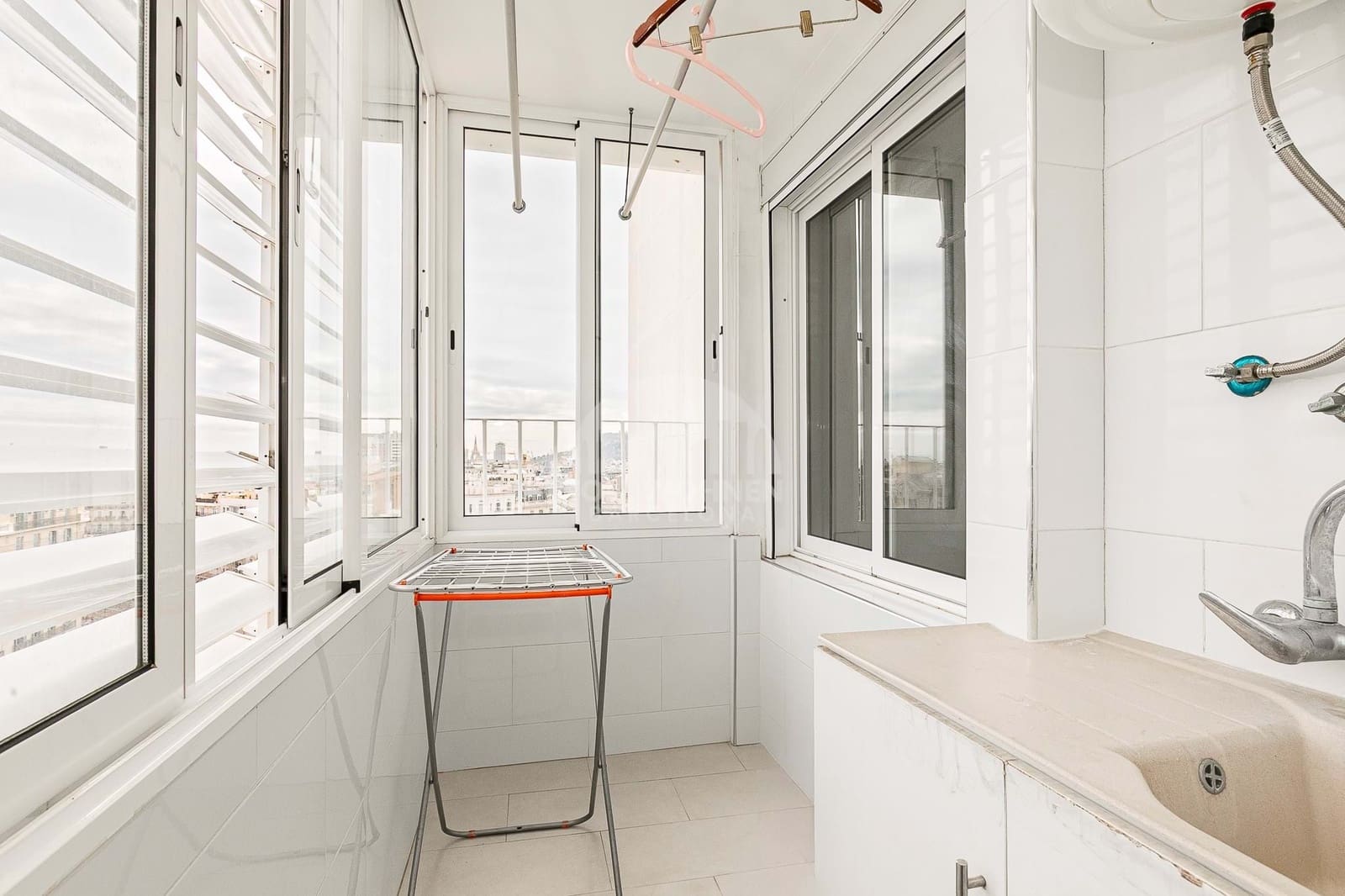 3 bedroom Apartment for sale in Barcelona city with pool - € 798,000 (Ref: 8829701)