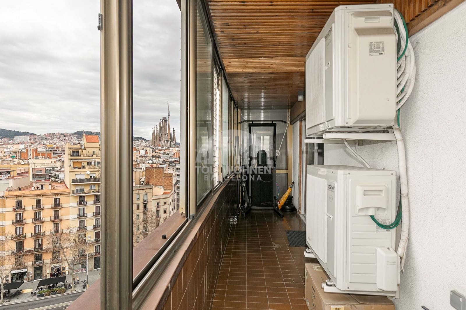3 bedroom Apartment for sale in Barcelona city with pool - € 798,000 (Ref: 8829701)